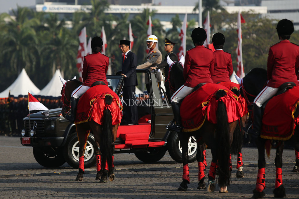 Penyebaran berita bohong dan ujaran kebencian, kata Jokowi, menjadi ancaman untuk kerukunan, ancaman bagi persatuan, ancaman bagi kesatuan bangsa. Untuk mengatasi tantangan tersebut Presiden minta Polri dapat bertindak profesional, akuntabel dan bersinergi dengan lembaga lain.