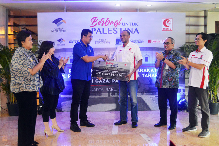 Ketua Yayasan Media Group Ali Sadikin secara simbolis menyerahkan donasi yang dikumpulkan dari masyarakat sebesar Rp6.507.911.514 kepada Sarbini. Dalam penyerahan itu, Ali Sadikin didampingi Deputy Chairman Media Group Rerie L Moerdijat, Chieff CSR Officer Media Group Lisa Luhur, dan Presiden Direktur Metro TV Suryopratomo.