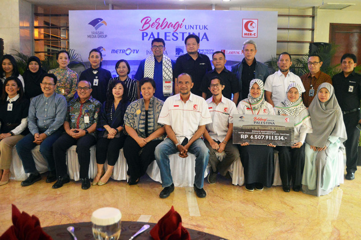 Acara ditutup dengan foto bersama antara jajaran Pimpinan Media Group dengan jajaran Pimpinan MER-C.