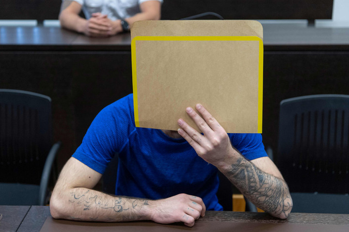 Jaksa menyatakan bahwa Bashar menganiaya, memperkosa dan mencekik korban hingga tewas di sebuah kawasan hutan dekat rel kereta api pada 23 Mei 2018. Jasad korban baru ditemukan pada 6 Juni 2018 dalam sebuah kuburan dangkal yang ditutupi dedaunan, ranting dan tanah. 