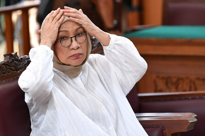 Hakim menyatakan masa hukuman pidana Ratna tersebut akan dikurangi masa tahanan selama dia menjalani proses hukum.