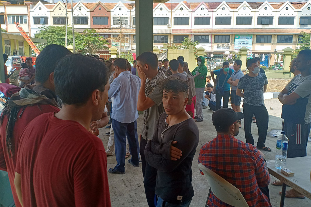 Para pencari suaka yang datang ke tempat penampungan di gedung bekas Kodim, Kalideres, Jakarta Barat semakin membludak. Saat ini jumlah pencari suaka yang ada di Kalideres, mencapai 1.100 orang. 