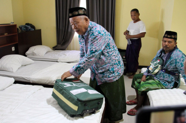 Matnazu yang tergabung dengan kloter 28 asal Kota Surabaya tersebut diterbangkan menuju Arab Saudi, Selasa 16 Juli 2019 pukul 06.30 WIB. Dia bersama rombongan  terbang menggunakan pesawat Saudia Airlines melalui Bandara Internasional Juanda Surabaya.