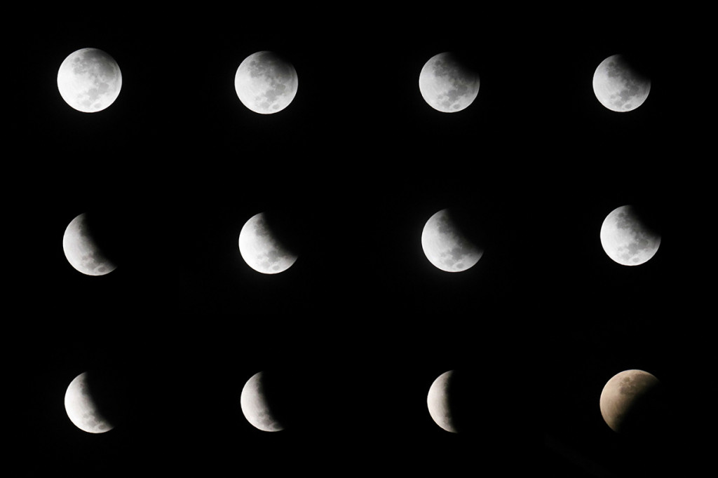 Foto kolase proses gerhana bulan sebagian (parsial) yang terlihat dari Masjid Al-Akbar, Surabaya, Jawa Timur. Antara Foto/Didik Suhartono