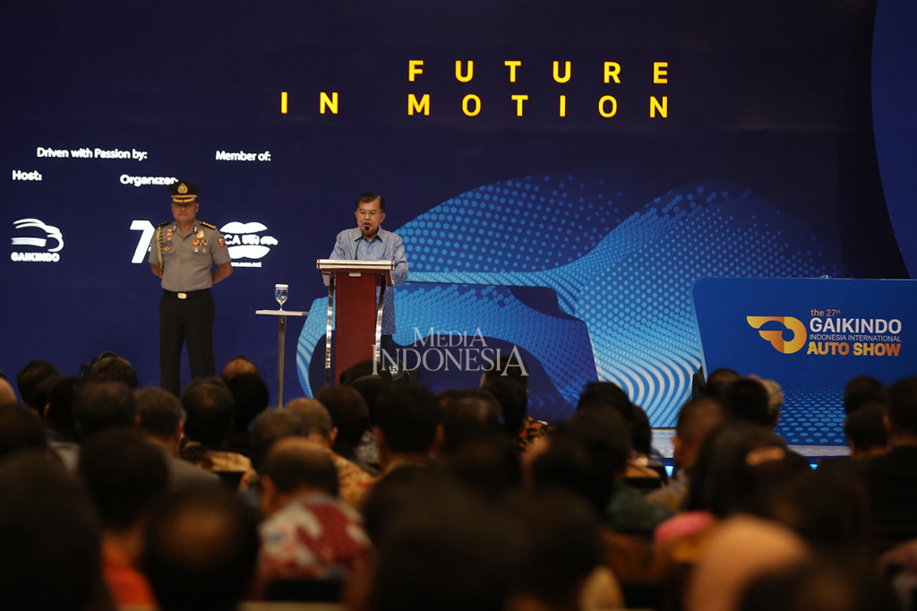 Wakil Presiden Jusuf Kalla memberikan sambutan pada pembukaan GAIKINDO Indonesia International Auto Show (GIIAS) ke- 27 tahun 2019 di ICE BSD, Tangerang, Banten.