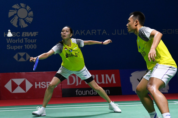 Ganda campuran Indonesia Gloria-Hafiz juga gagal melaju babak perempat final setelah kalah 21-15, 21-18 dari pasangan Malaysia Goh Soon Huat/Lai Shevon Jemie.