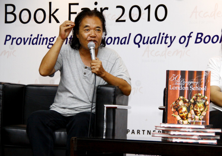 Arswendo telah menghasilkan banyak cerpen, novel, naskah sinetron, hingga memenangkan sejumlah penghargaan, salah satunya Hadiah Sastra Asean pada 1987. Salah satu karya terkenal Arswendo adalah sinetron Keluarga Cemara yang kemudian diangkat menjadi film pada 2018. Antara Foto/Wildan Anjarbakti