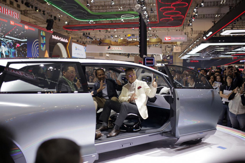 PT ADM memamerkan beberapa mobil special edition juga versi MPV Concept seperti Daihatsu HY Fun dan Xenia Sport Concept.