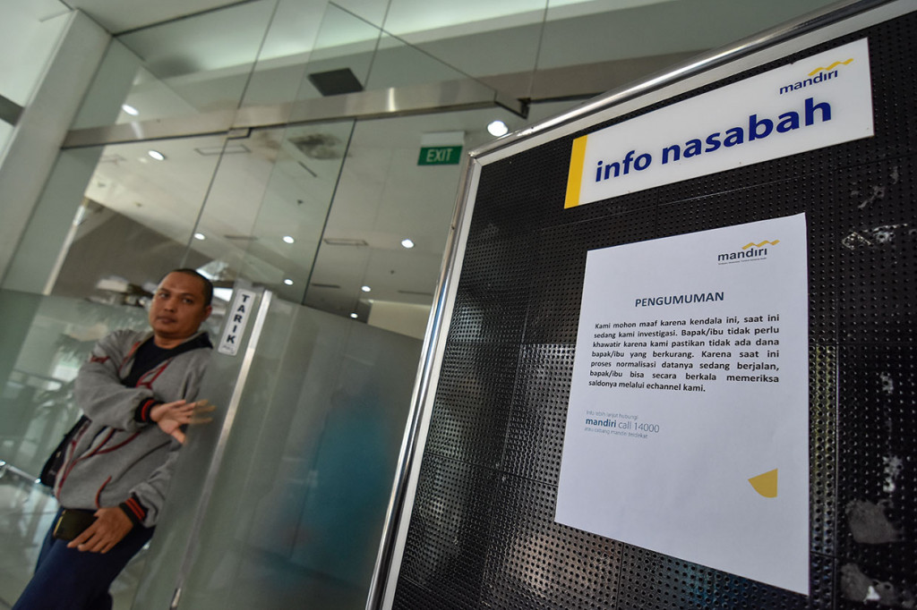 Sementara itu pihak Bank Mandiri memastikan keamanan rekening nasabah dan tidak ada pengurangan saldo seiring dengan upaya pemeliharaan sistem teknologi informasi untuk meningkatkan layanan transaksi keuangan. 