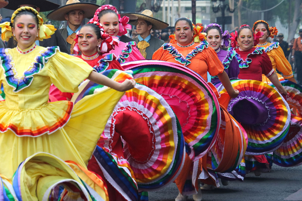 Kegiatan yang merupakan rangkaian Surabaya Cross Culture International Folk Art Festival 2019 tersebut diikuti 11 negara dan lima kota dari Indonesia.