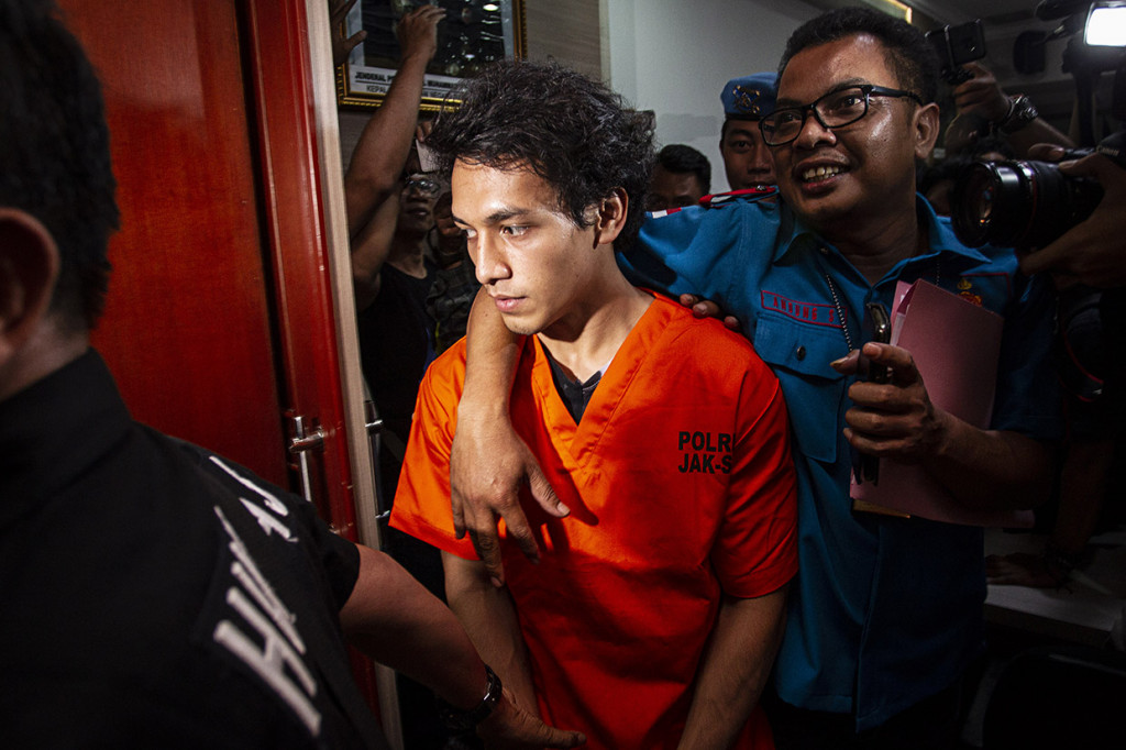 Jefri Nichol ditangkap polisi atas dugaan kepemilikan narkotika dengan barang bukti ganja seberat 6,01 gram. 