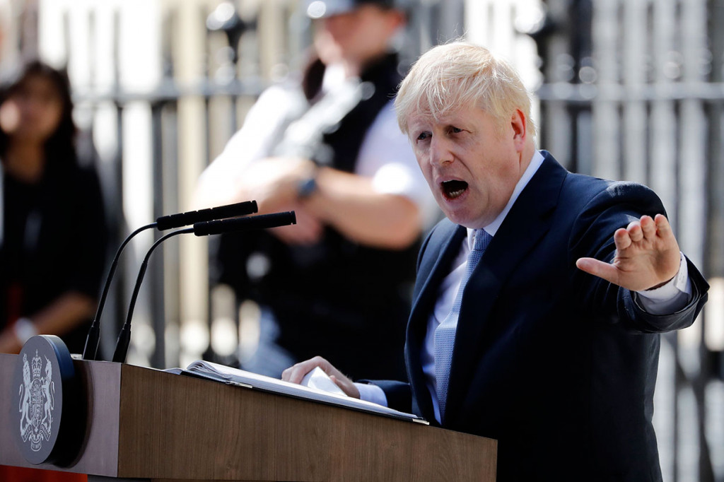Pada waktu yang berbeda digambarkan sebagai 'pel berwarna jerami', 'tertiup angin eksentrik' dan menyerupai 'biarawan abad pertengahan', potongan rambut talismanik Boris Johnson telah membantu menentukan karier politik yang kini mengarah ke Downing Street.