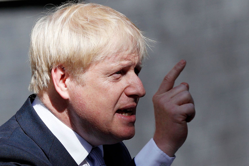 Bagi para pendukungnya, potongan rambut itu mencerminkan pemikiran dan kepribadiannya yang tidak konvensional, yang mereka anggap sebagai penangkal tatanan politik monolitik yang mereka tuduh sebagai malapetaka ekonomi dan erosi kedaulatan nasional.