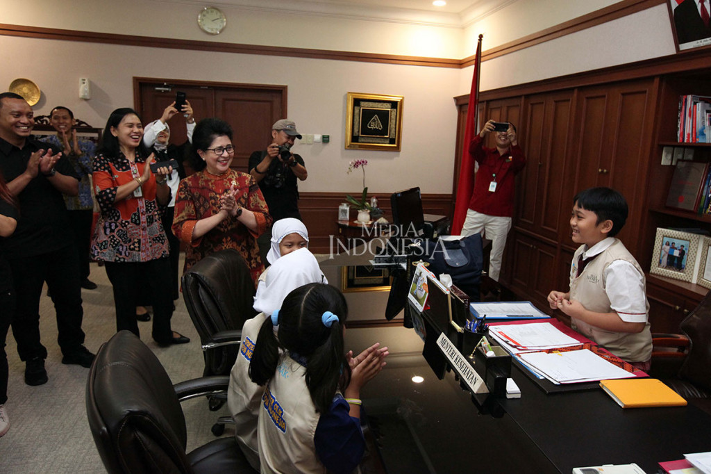 Pada kesempatan tersebut Menkes berpesan kepada peserta Repcil agar rajin belajar, makan makanan sehat untuk menunjang kesehatan. 