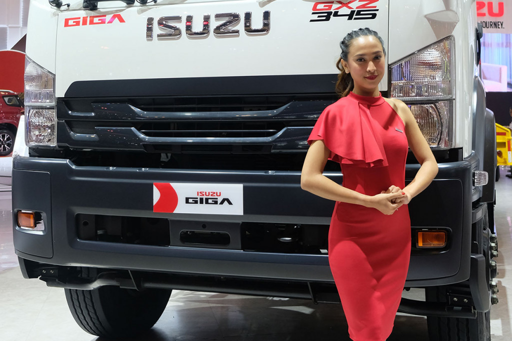 Di ajang GIIAS 2019, sejumlah perusahaan otomotif menggunakan jasa SPG untuk menarik perhatian pengunjung.