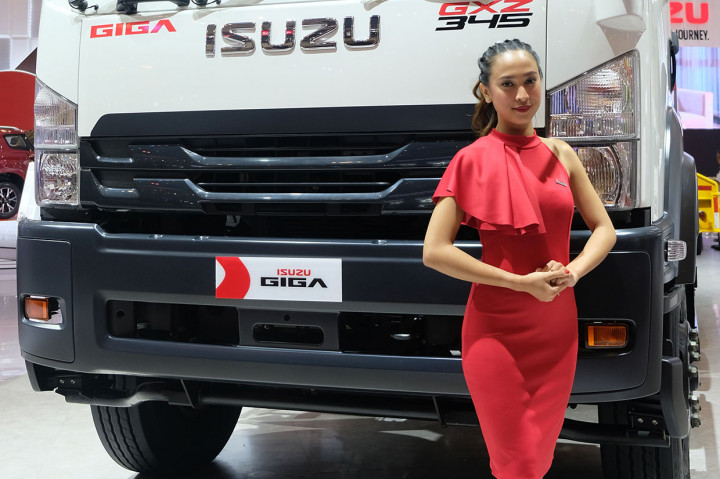 Di ajang GIIAS 2019, sejumlah perusahaan otomotif menggunakan jasa SPG untuk menarik perhatian pengunjung.