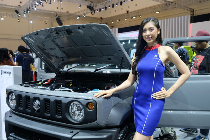 Dalam sebuah pameran otomotif besar seperti Gaikindo Indonesia International Auto Show (GIIAS), para agen pemegang merek (APM) seakan berlomba-lomba menggunakan jasa para 'bidadari' tersebut sebagai brand ambassador dari produk yang dijualnya.  