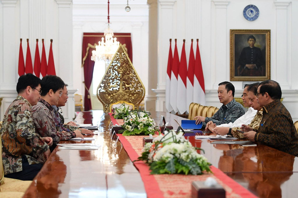 Dalam pertemuan yang berlangsung sekitar 30 menit tersebut membahas rencana investasi Hyundai Motors Group di Indonesia.