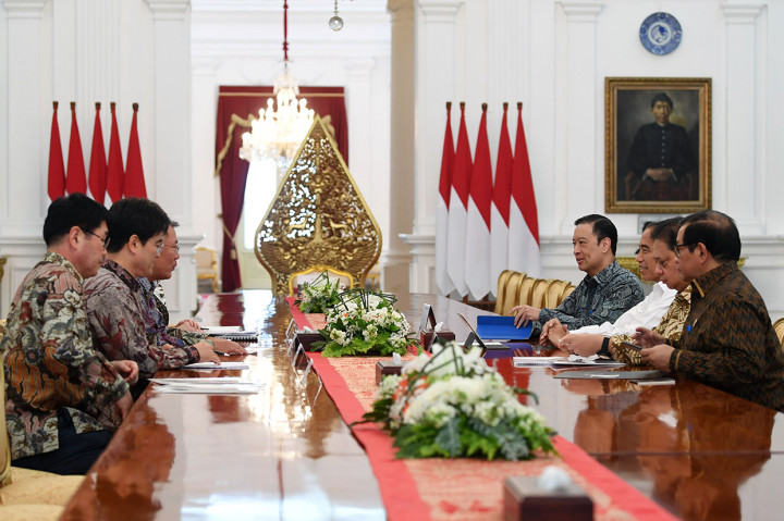 Dalam pertemuan yang berlangsung sekitar 30 menit tersebut membahas rencana investasi Hyundai Motors Group di Indonesia.