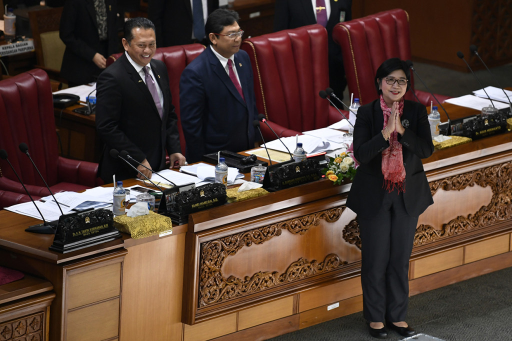 DPR menyetujui Destry Damayanti menjadi Deputi Gubernur Senior Bank Indonesia periode 2019-2024 menggantikan Mirza Adityaswara yang habis masa jabatannya.