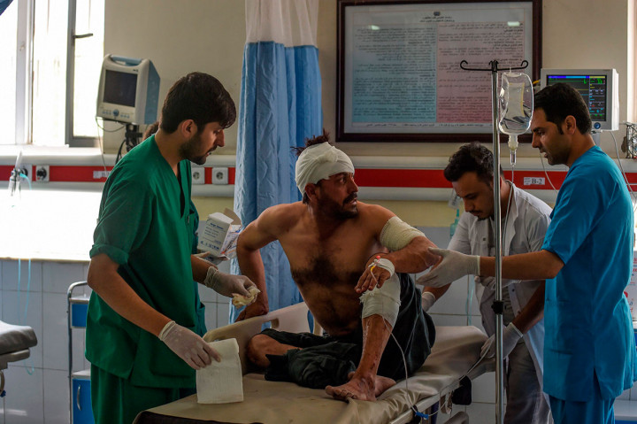 Juru bicara kementerian kesehatan Wahidullah Mayar mengatakan korban akibat ledakan itu setidaknya 10 tewas, termasuk lima wanita dan seorang anak, sementara 41 lainnya luka-luka.