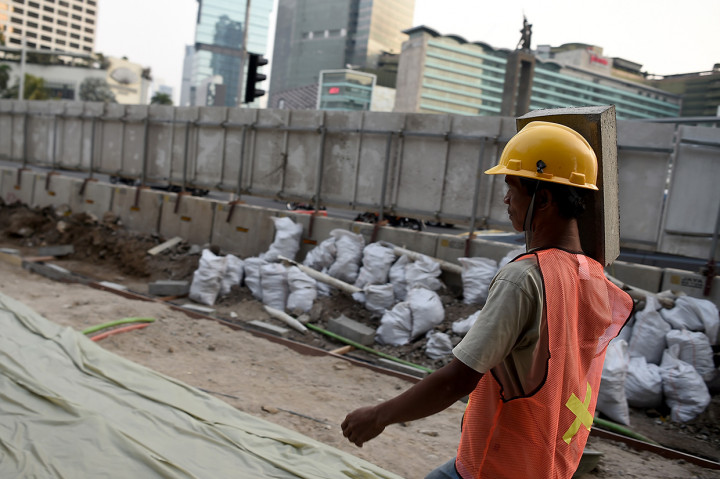 Revitalisasi ini ditargetkan selesai pada September mendatang.