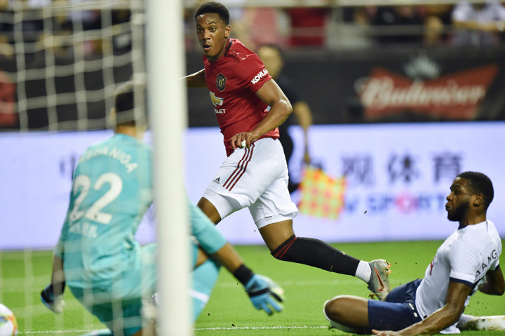 MU memimpin lebih dulu lewat gol Anthoni Martial di babak pertama. 