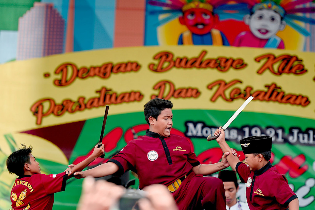 Seiring waktu banyak warga yang tergusur, maka atas inisiatif mantan Gubernur Fauzi Bowo diadakanlah acara Lebaran Betawi yang hingga saat ini sudah berlangsung ke-12 kalinya. Tahun ini Lebaran Betawi mengusung tema 