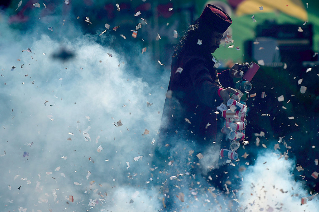 Berbagai kesenian khas Betawi dihadirkan, seperti shohibul hikayat, tanjidor, gambus, marawis, palang pintu, tarian Betawi, silat Betawi, gambang kromong, lenong, dan berbagai ragam rumah Betawi. 