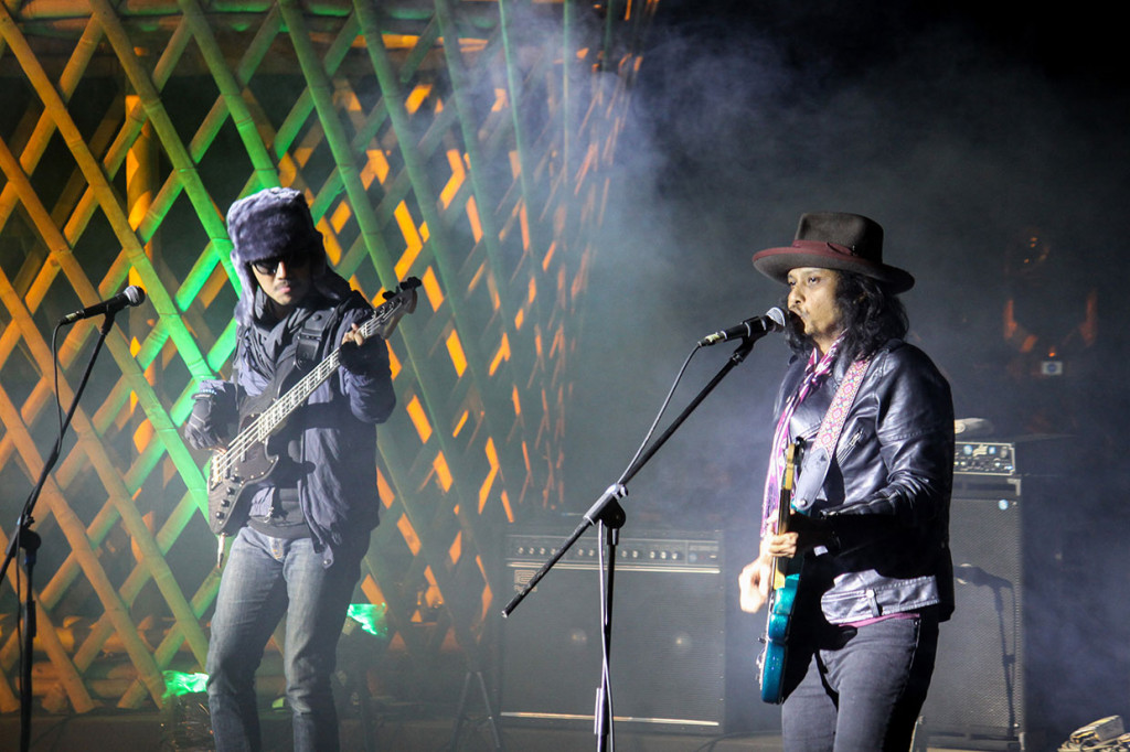 Grup musik Gugun Blues Shelter tampil dalam Jazz Gunung bromo 2019 di Jiwa Jawa Resort Probolinggo, Jawa Timur, Jumat, 26 Juli 2019. Grup musik yang telah mengeluarkan 10 album selama 15 tahun karirnya tersebut menyanyikan lagu-lagu andalannya seperti Love Your Life, Good Things Bad Things, Jangan Berkata Dalam Hati, Kandas, Mengejar Harapan. 