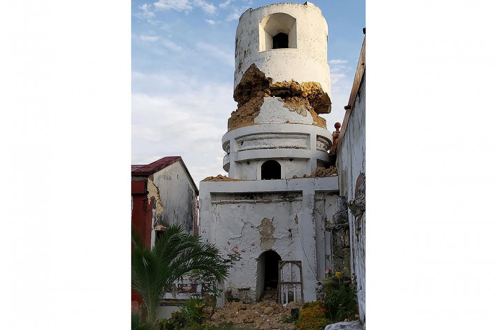 Wali Kota Raul de Sagon mengatakan kepada AFP bahwa delapan orang tewas dan sekitar 60 lainnya terluka. Belum diketahui tingkat cedera para korban.