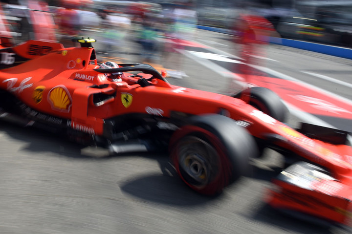 Pembalap Ferrari Monegasque Charles Leclerc meninggalkan pitlane selama sesi latihan kedua Grand Prix Formula Satu Jerman di Sirkuit Hockenheim, Jumat, 26 Juli 2019 waktu setempat.