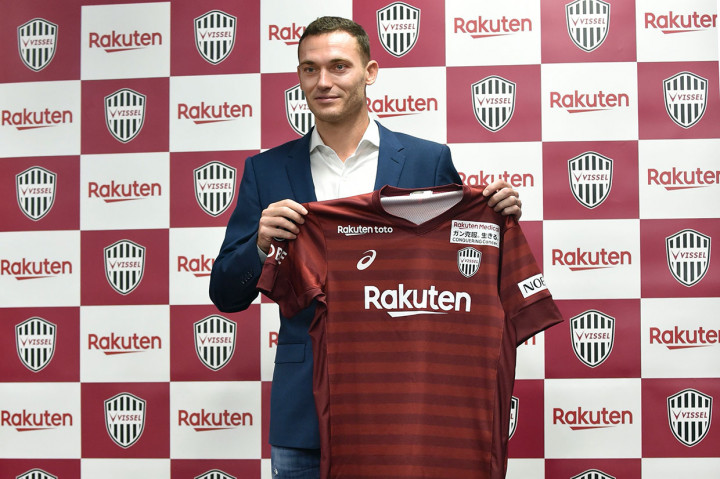 Pemain berusia 33 tahun tersebut telah bermain 74 kali untuk Timnas Belgia, terakhir dalam kemenangan kualifikasi Piala Eropa dengan skor 3-0 melawan Skotlandia pada Juni lalu.