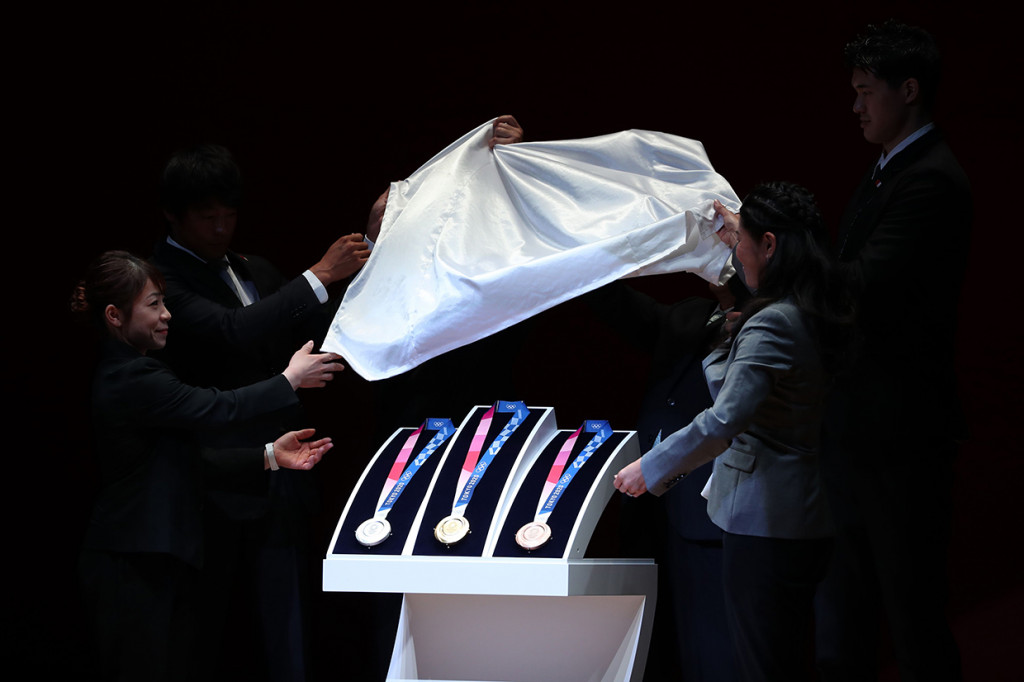 Jepang selaku tuan rumah Olimpiade Tokyo 2020 memperkenalkan medalinya yang ramah lingkungan. Dinamai Tokyo 2020 Medal Project, medali yang mereka buat untuk Olimpiade 2020 terbuat dari sampah elektronik.