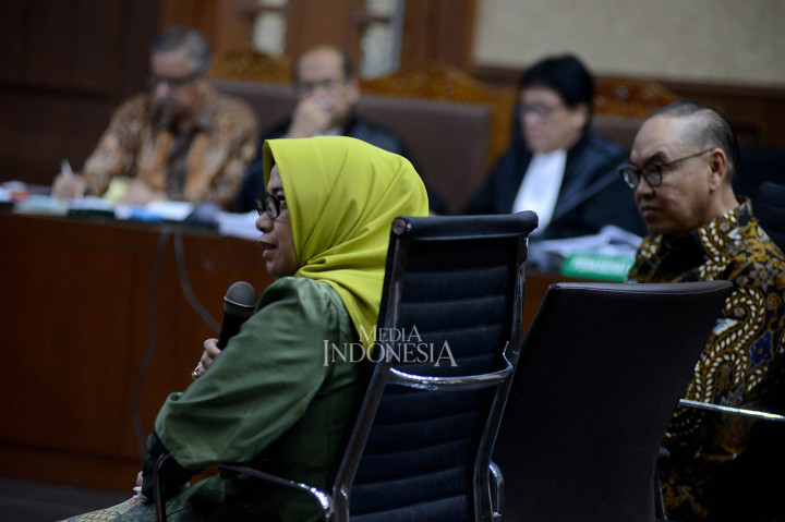 Keduanya bersaksi terkait pertemuan antara Sofyan Basyir yang saat itu menjabat Direktur Utama PT PLN dengan Setya Novanto sebagai Ketua DPR sekaligus Ketua Umum Partai Golkar dalam kaitan pembahasan proyek PLTU Riau-1. 