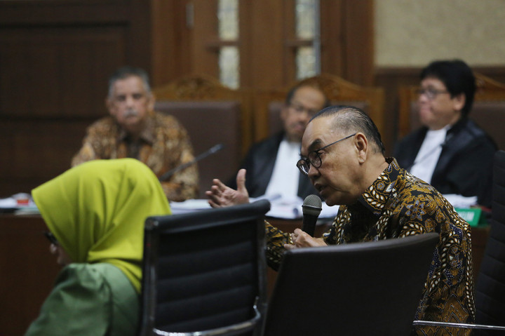 Pemegang saham Blackgold Natural Resources Limited Johannes Budisutrisno Kotjo mengaku pernah ditawari untuk mengerjakan proyek listrik di luar Jawa oleh Sofyan Basir yang saat itu masih menjabat Direktur Utama PT PLN.