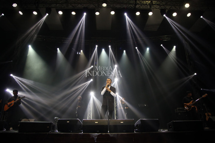 Tulus mengaku pertunjukan tersebut menjadi pengobat rasa rindu kepada para penggemarnya sekaligus 'pemanasan' untuk konser delapan tahun berkarir dalam industri musik Indonesia.
