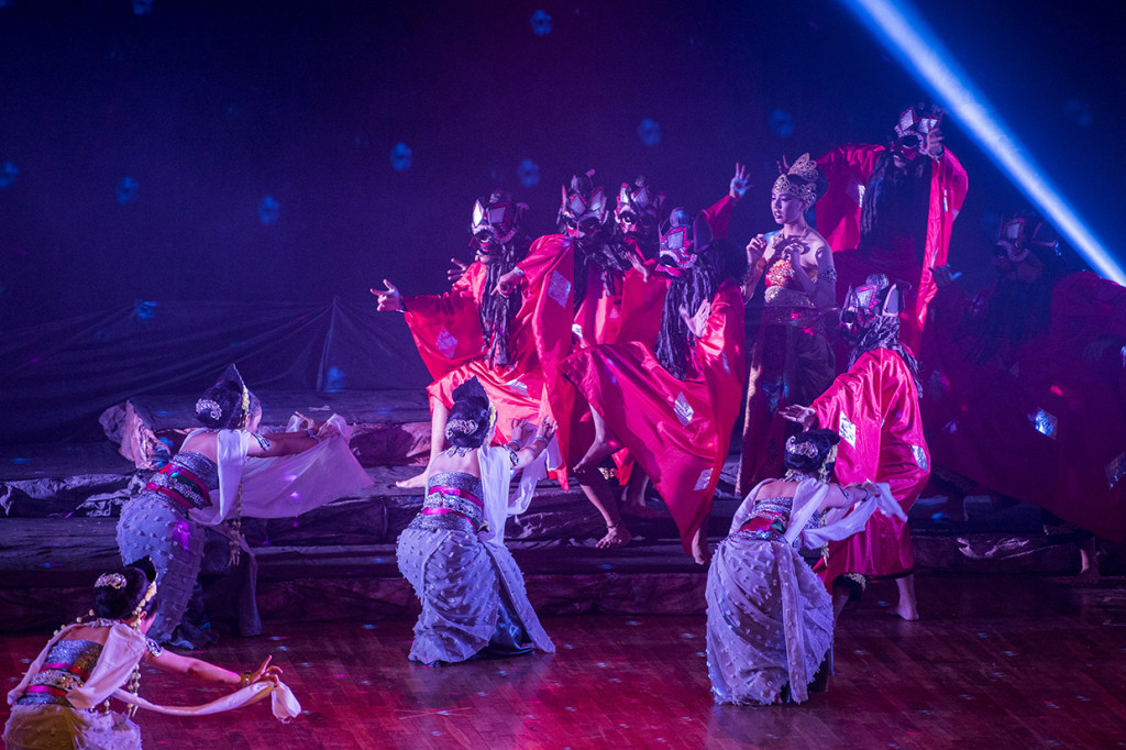 Pagelaran kolosal Ciung Wanara digelar di Teater Tertutup Taman Budaya Jawa Barat, Bandung.