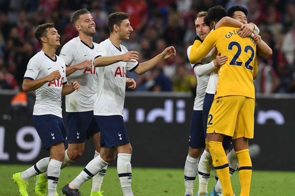 Tottenham Hotspur menjadi juara Audi Cup usai menundukkan Bayern Muenchen 6-5 lewat adu penalti, setelah kedua tim bermain imbang 2-2 di waktu normal.
