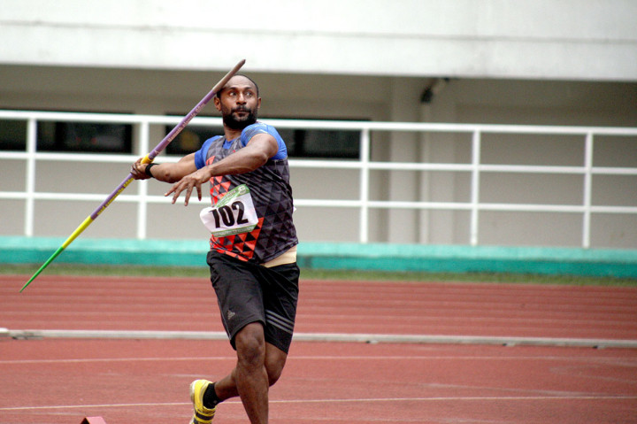 Posisi kedua atlet asal Papua Agustinus Abadi dengan jarak 67,81 meter dan disusul posisi ketiga atlet asal Papua Agustinus Mahuse dengan jarak 65,76 meter. 
