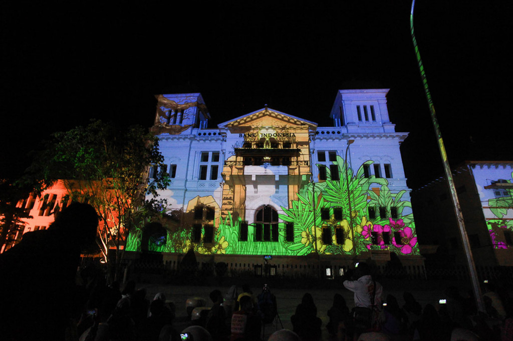 Acara yang menampilkan karya-karya dari seniman Indonesia, Macau, dan Filipina itu menjadi upaya untuk menjawab kegelisahan manusia atas ruang kota yang dihuninya melalui pertunjukan video serta seni instalasi interaktif.