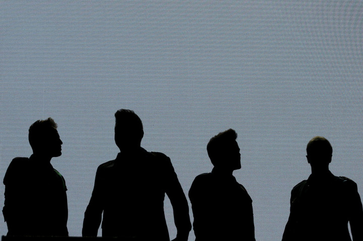 Konser Westlife dibagi menjadi empat sesi yaitu pembukaan, tribute untuk Queen, akustikan, dan penutup. Di sesi penutup mereka membawakan 'Dynamite', 'You Raise Me Up', 'Flying without Wings', dan 'World of Our Own'.