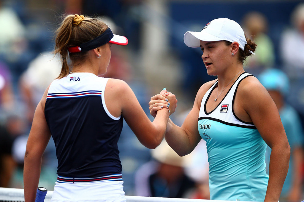 Petenis asal Australia tersebut kalah dalam pertandingan tiga gim 7-6(5), 3-6, dan 4-6 dari petenis Amerika Sofia Kenin.