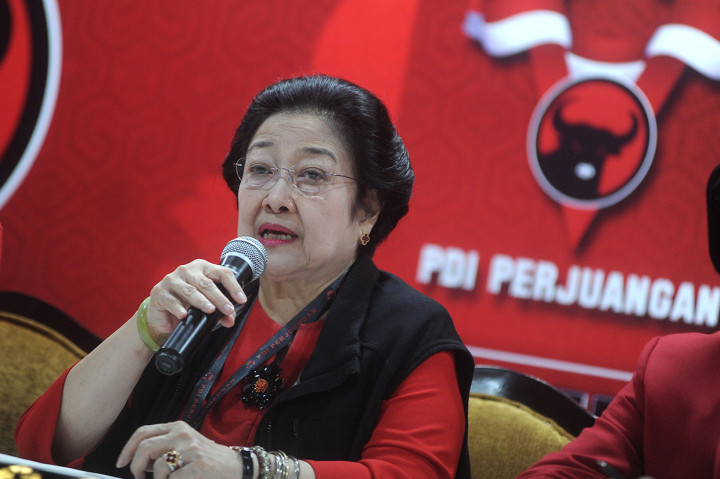 Ketua Umum PDI Perjuangan Megawati Soekarnoputri memberikan keterangan pers usai pengukuhan dirinya sebagai Ketua Umum PDIP periode 2019-2024 dalam Kongres V PDI Perjuangan di Sanur, Denpasar, Bali.