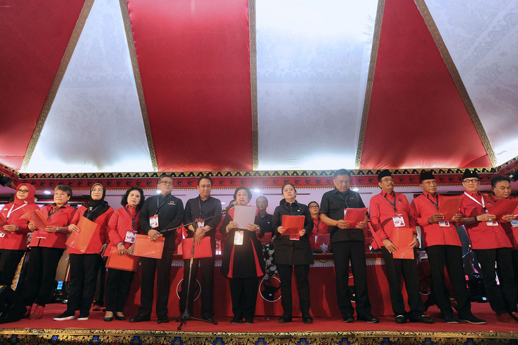 Ketua Umum PDI Perjuangan Megawati Soekarnoputri mengumumkan dan melantik 27 pengurus DPP PDI Perjuangan periode 2019-2024. Megawati tetap menunjuk Hasto Kristiyanto sebagai Sekjen PDIP.