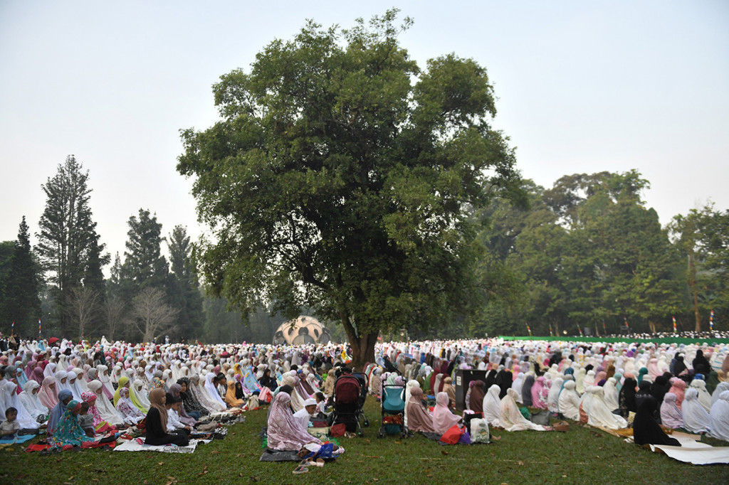 Suasana Salat Iduladha 1 Dzulhijjah 1440 Hijriah di Lapangan Astrid Kebun Raya Bogor, Jawa Barat.
