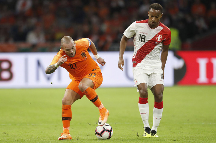 Sneijder terakhir bermain dengan klub Al Gharafa di liga domestik Qatar. Setelah kontraknya usai dan menyatakan pensiun, kini ia bergabung di manajemen tim FC Utrecht. 