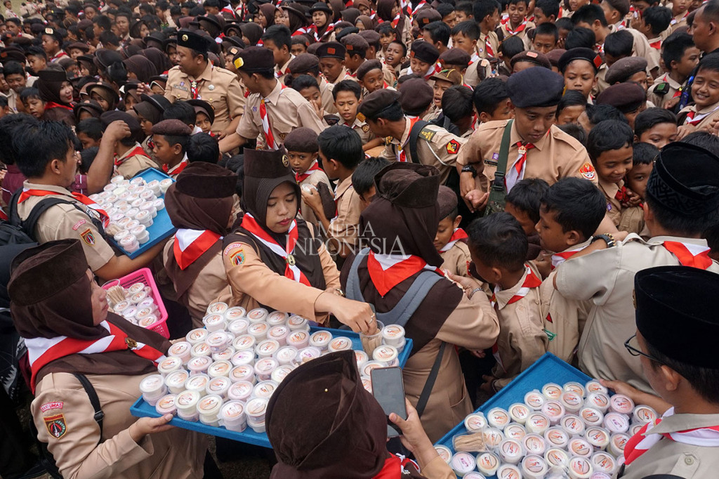 Makan es krim berbahan baku ubi jalar tersebut memecahkan rekor MURI untuk makan es krim berbahan baku pangan lokal dengan peserta terbanyak. Bagi UMP, pemecahan rekor tersebut juga sebagai bagian dari kampanye pangan lokal.