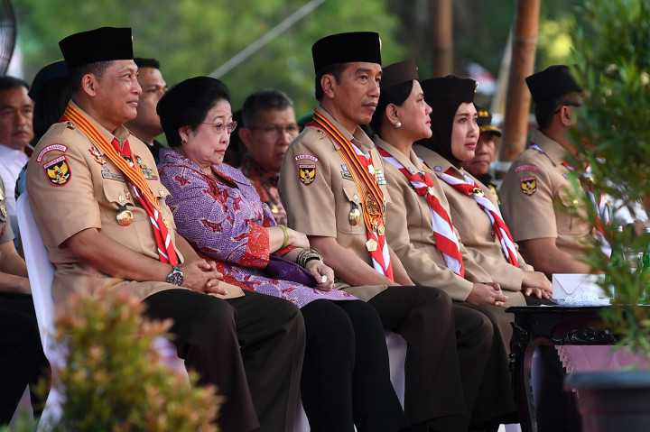 Turut hadir sejumlah pejabat negara lainnya, antara lain Presiden kelima RI Megawati Soekarnoputri, Menteri Koordinator Bidang Politik, Hukum, dan Keamanan (Menkopolhukam) Wiranto, Panglima TNI Marsekal Hadi Tjahjanto, Kapolri Jenderal Tito Karnavian.