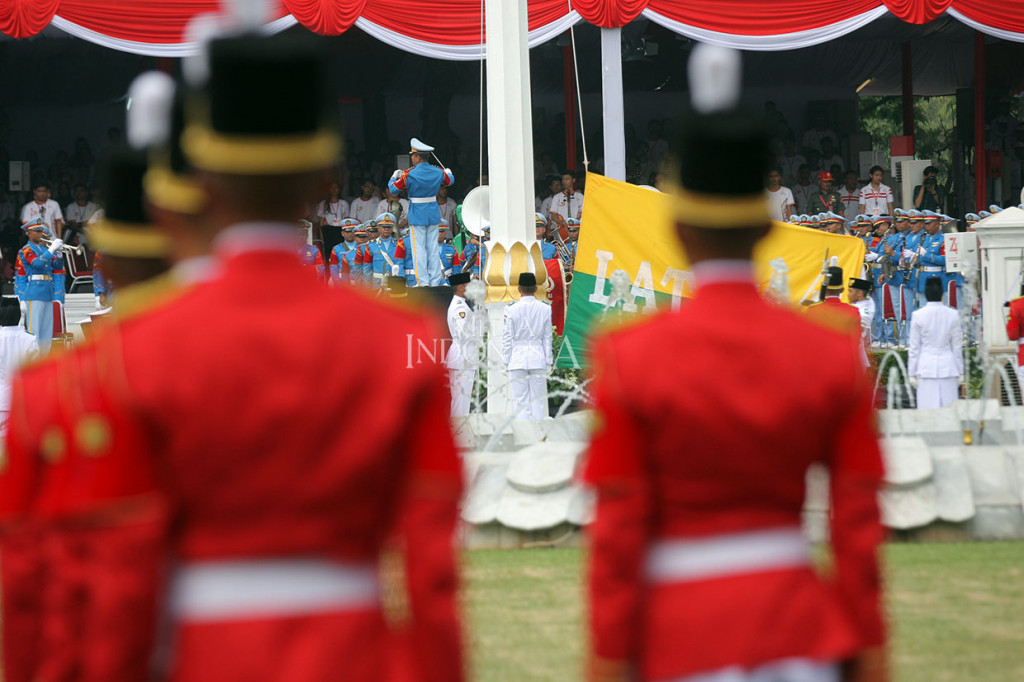 Latihan yang diikuti semua unsur petugas upacara tersebut untuk memantapkan kesiapan pelaksanaan Upacara Peringatan HUT ke-74 Kemerdekaan RI yang akan dipimpin oleh Presiden Joko Widodo.